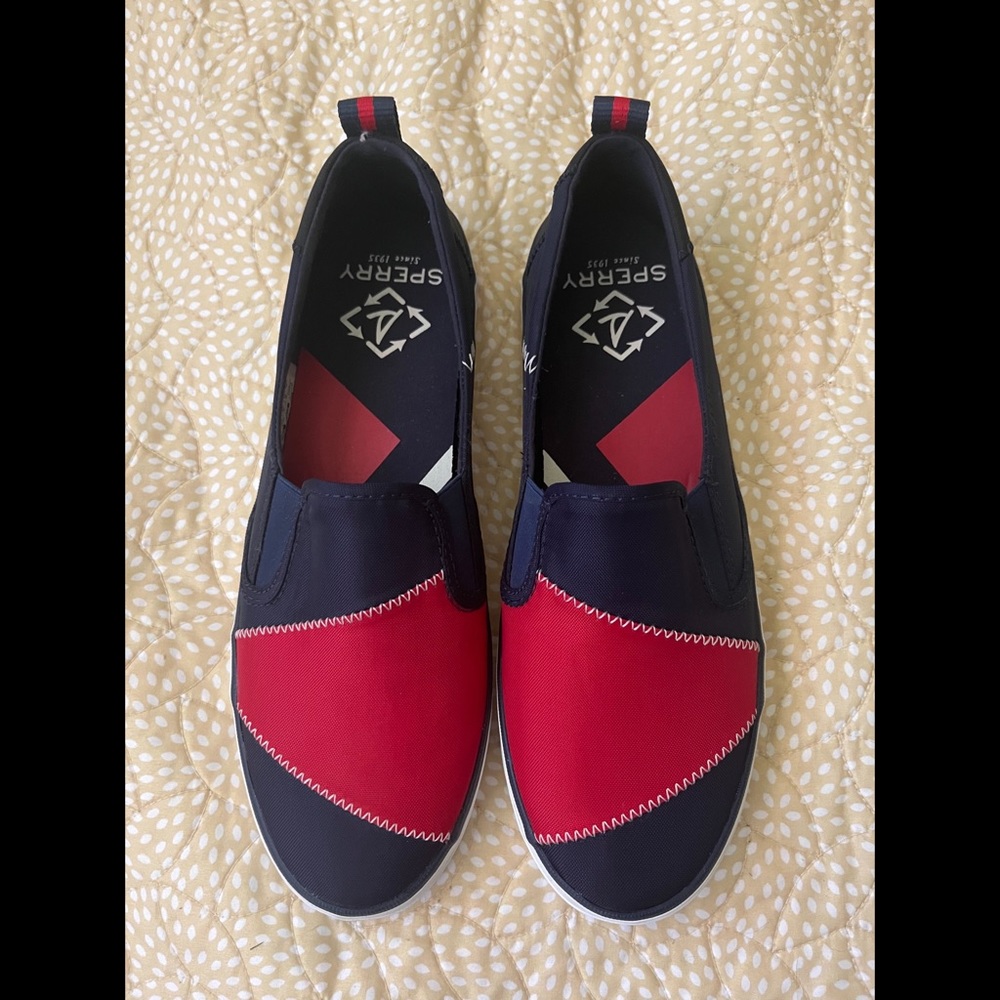Women’s size 9 Sperry shoes